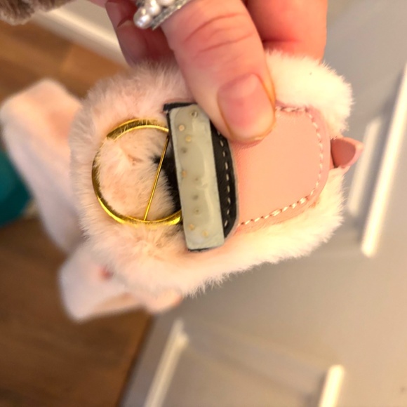 RARE Pink Prada fluffy fuzzy ADORABLE Faux Fur Handbag w/Gold Hardware - Picture 5 of 10